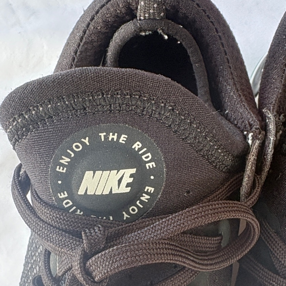 Nike Black Knit Sneakers with White Soles - Picture 4 of 5